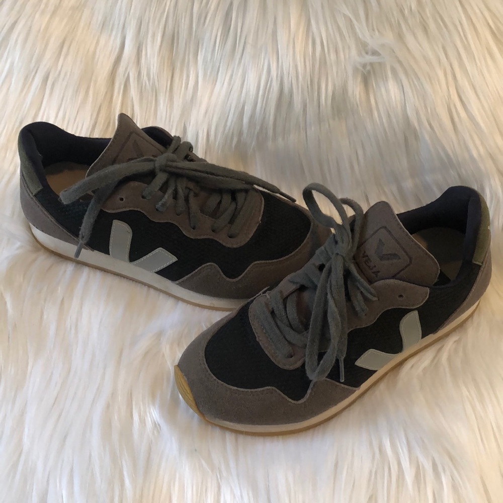 Veja tennis shoes